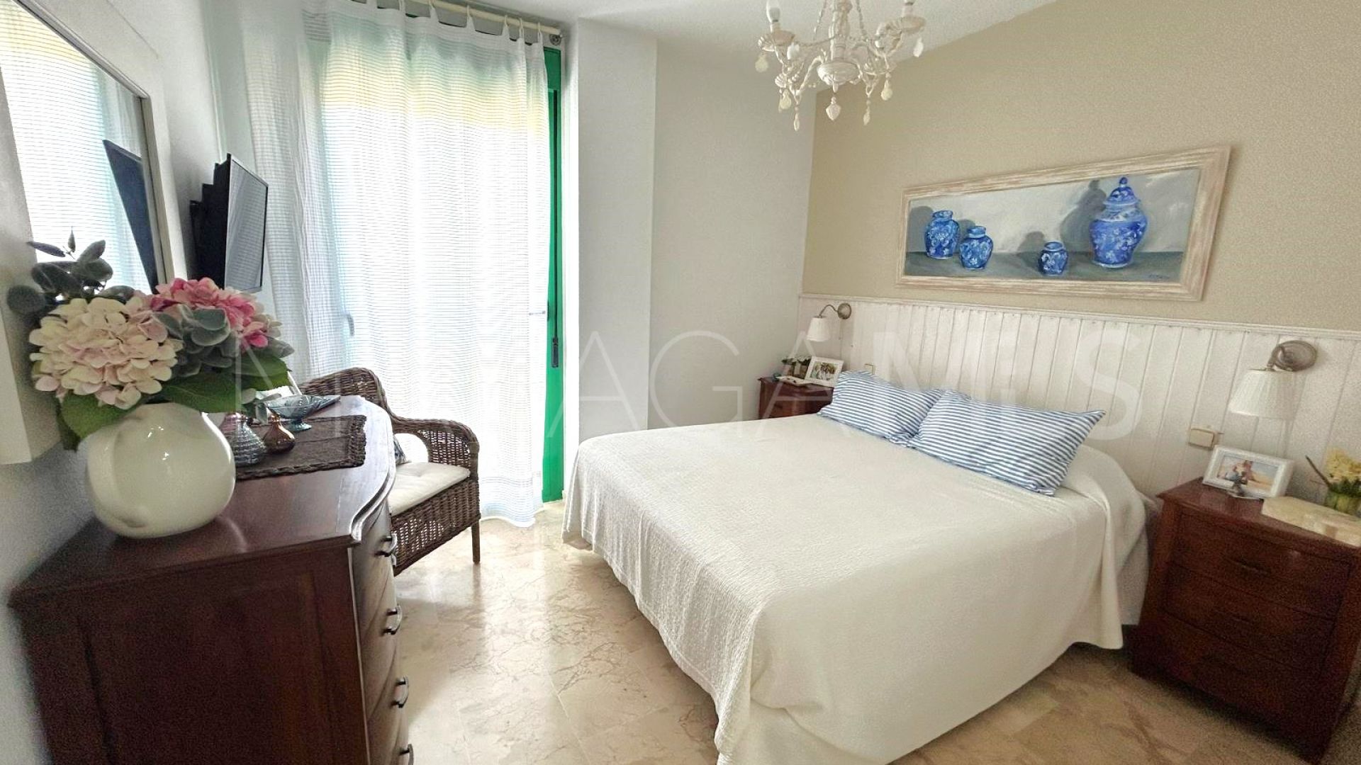 2 bedrooms apartment in Estepona Puerto for sale