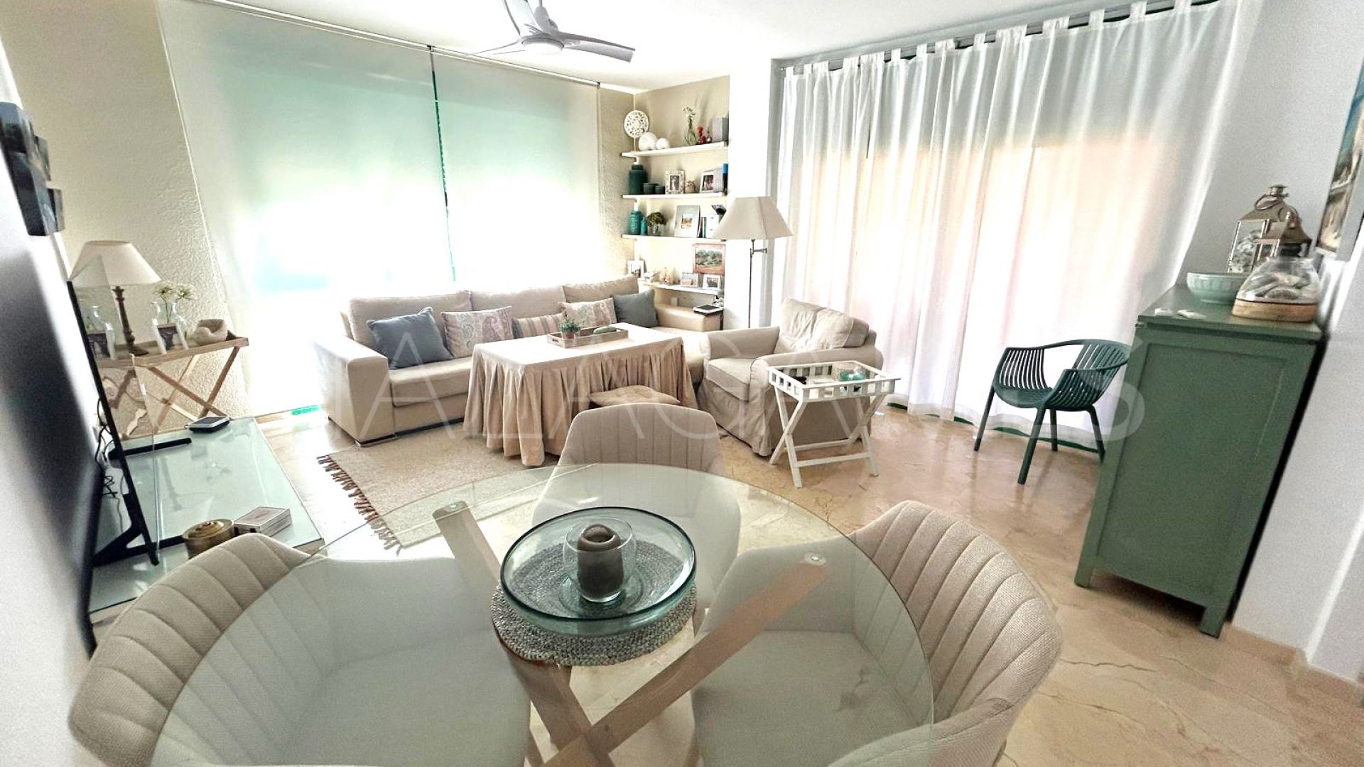 2 bedrooms apartment in Estepona Puerto for sale