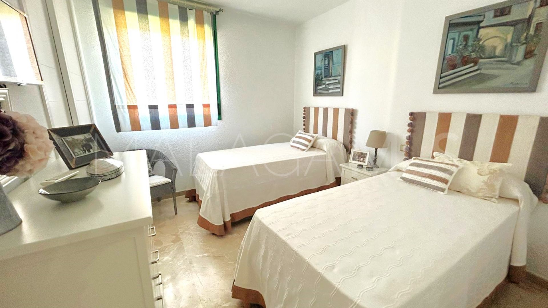 2 bedrooms apartment in Estepona Puerto for sale