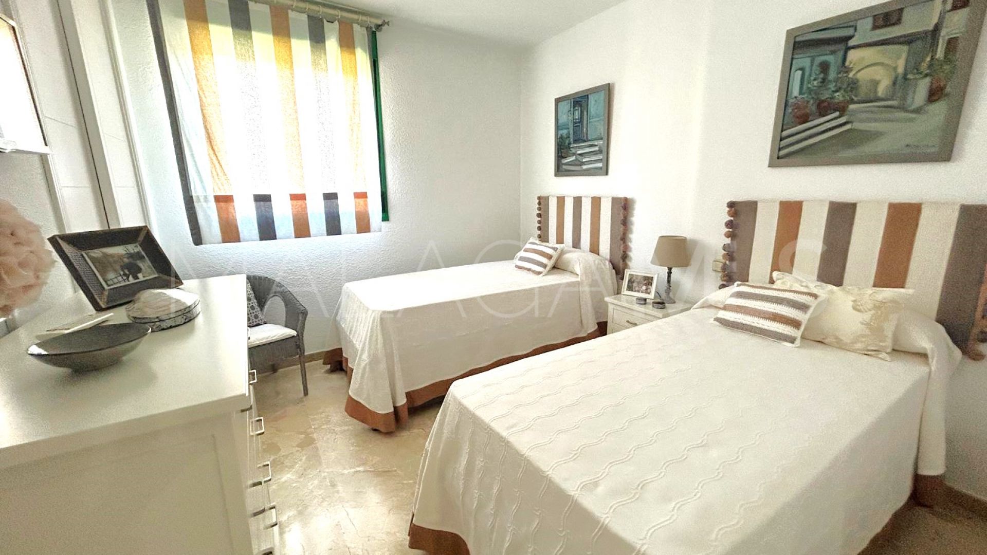 2 bedrooms apartment in Estepona Puerto for sale