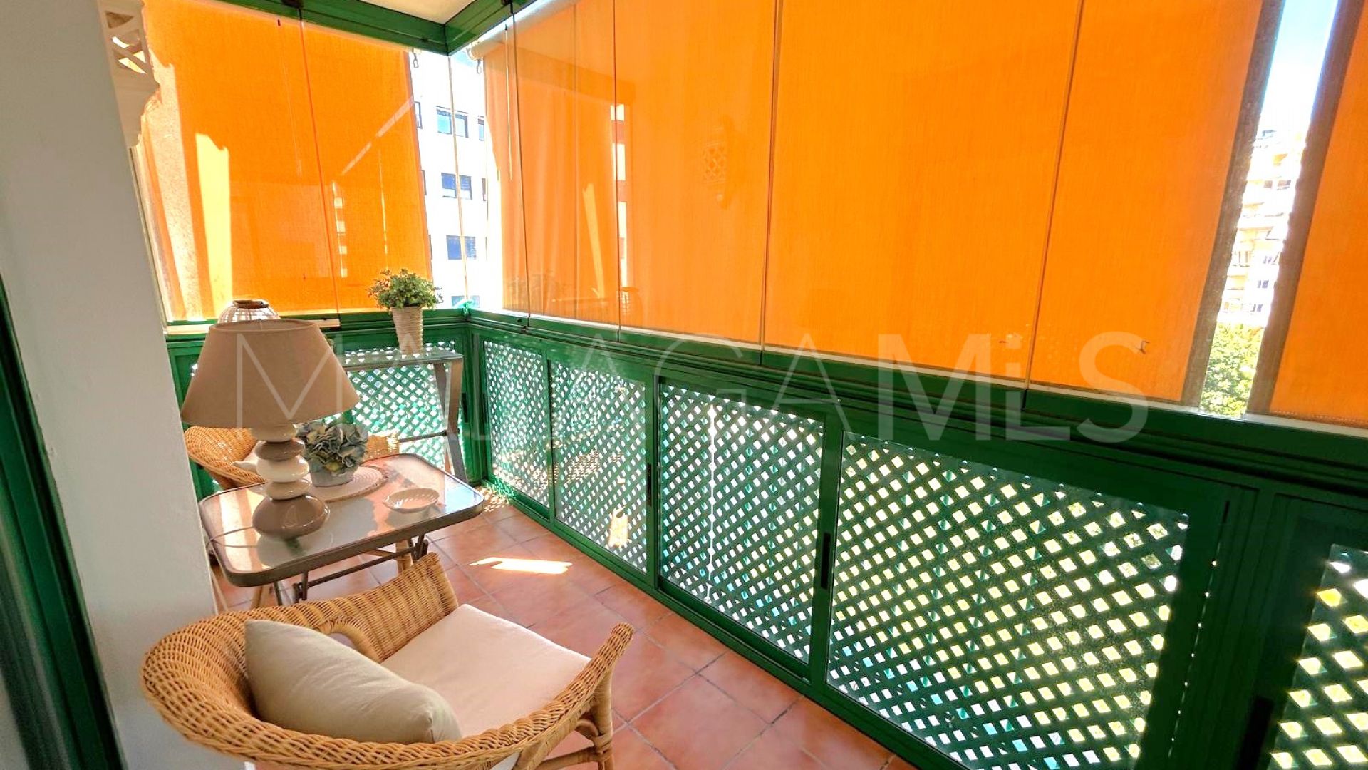 2 bedrooms apartment in Estepona Puerto for sale