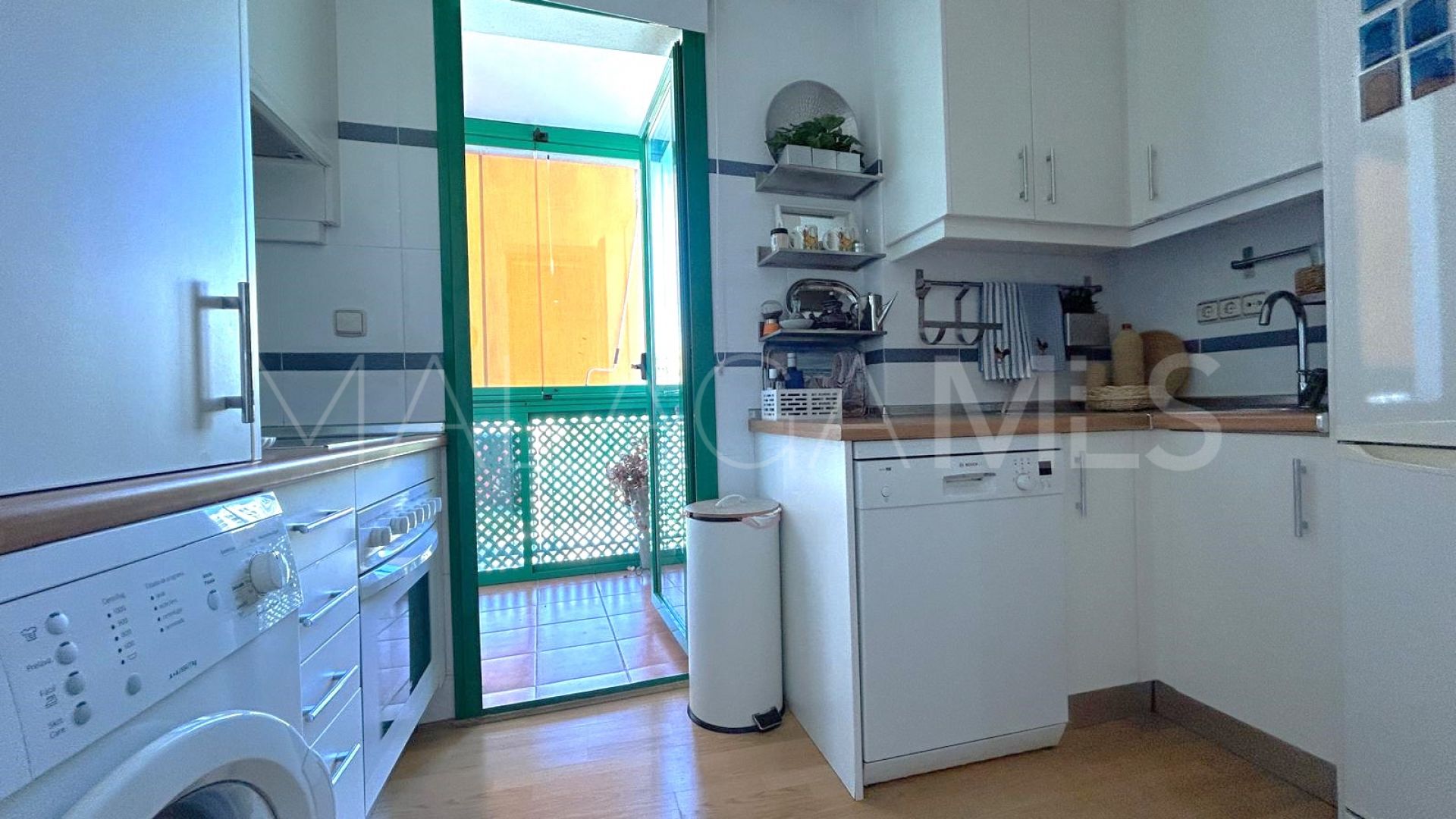 2 bedrooms apartment in Estepona Puerto for sale