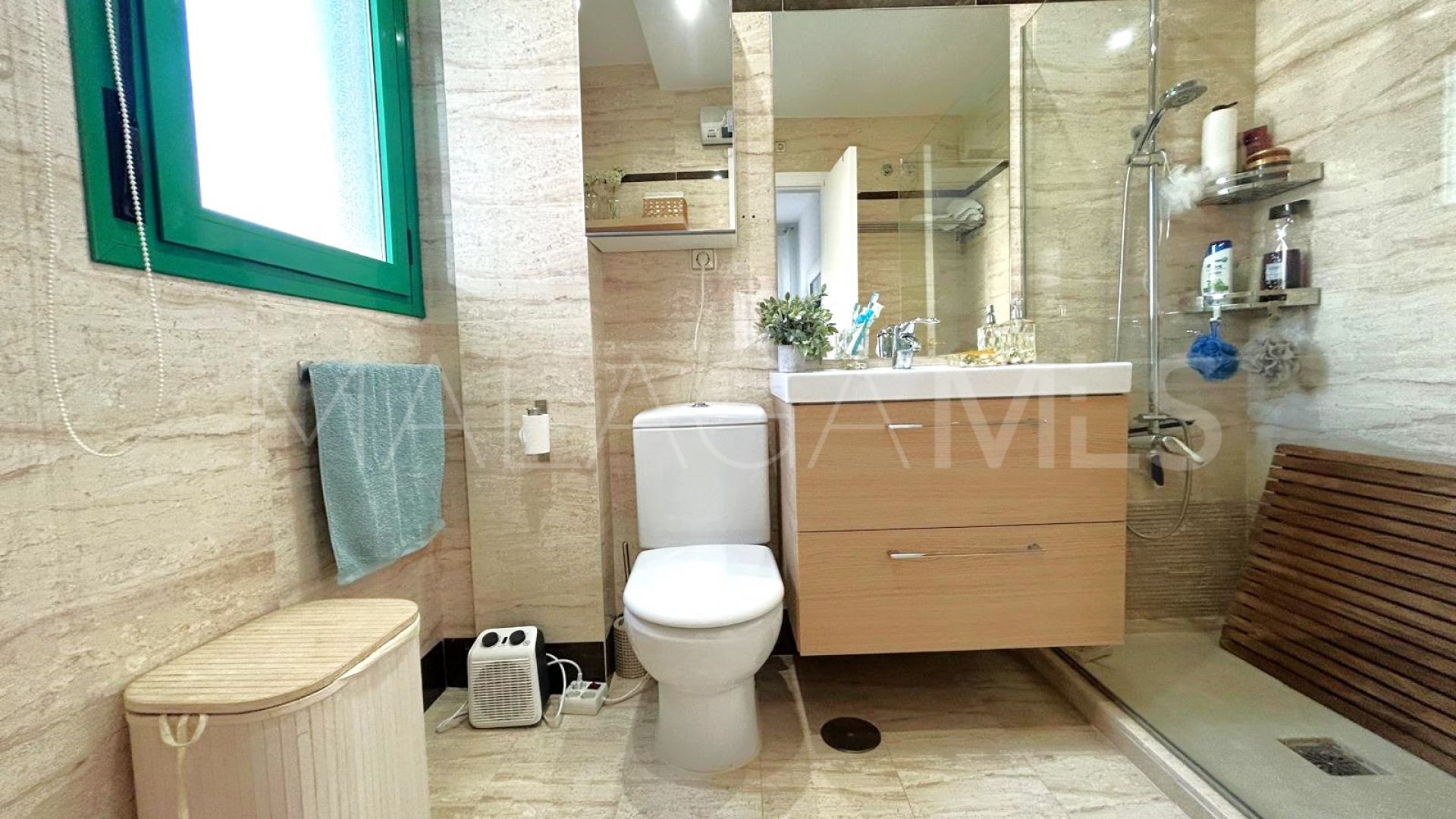 2 bedrooms apartment in Estepona Puerto for sale