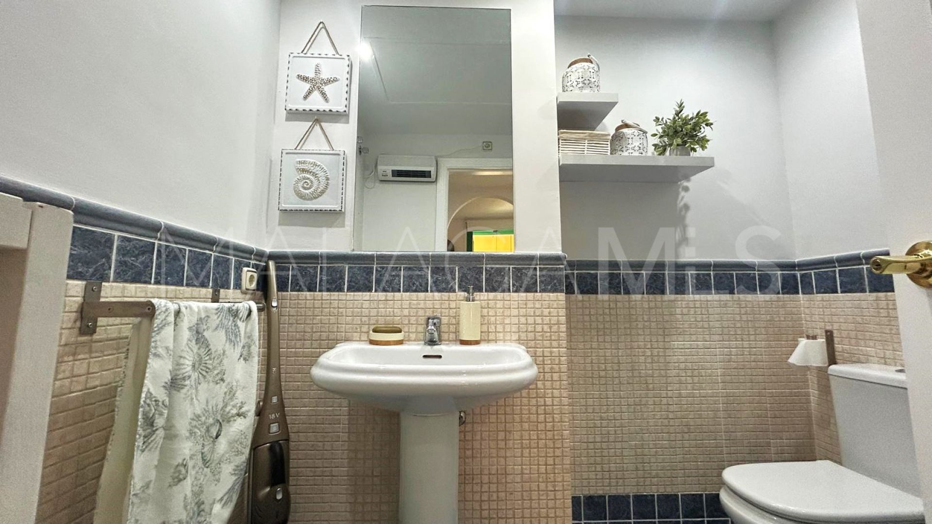 2 bedrooms apartment in Estepona Puerto for sale
