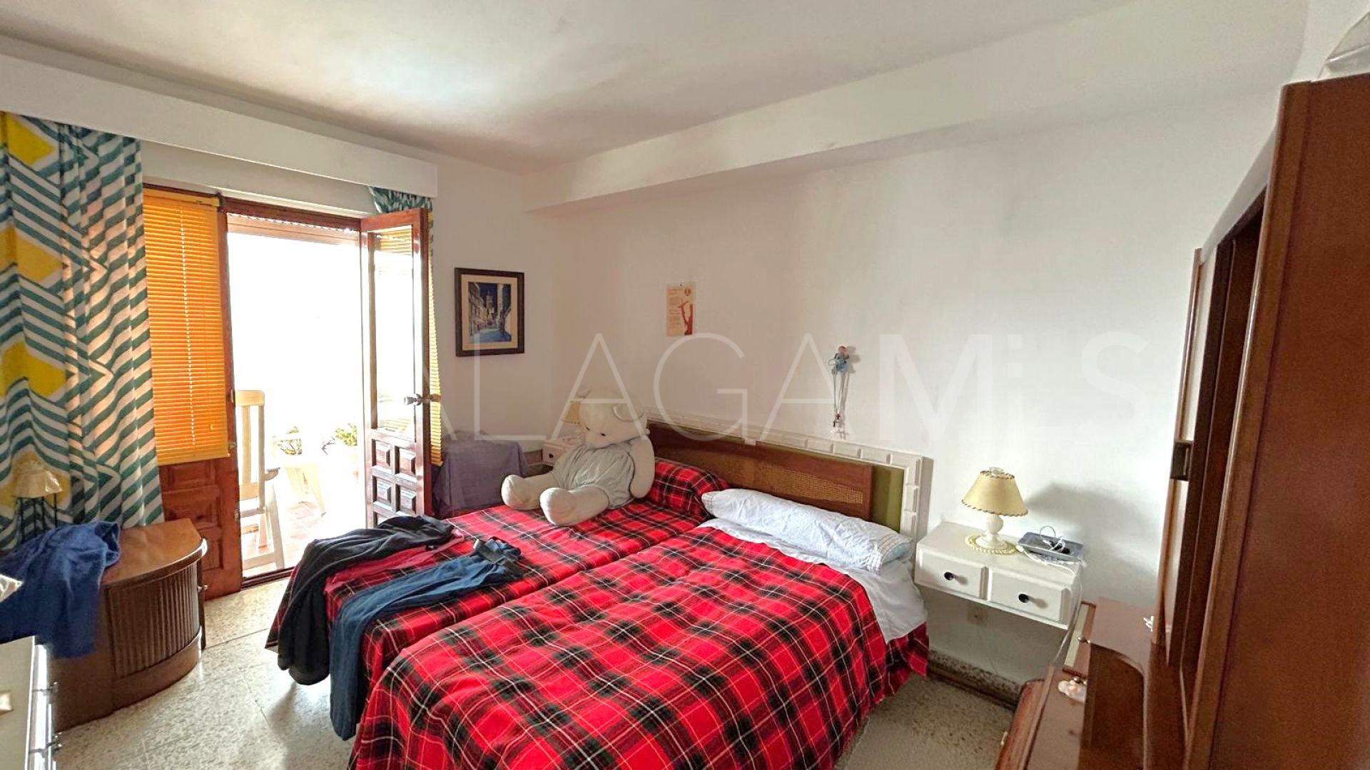 Lägenhet for sale in Estepona Puerto