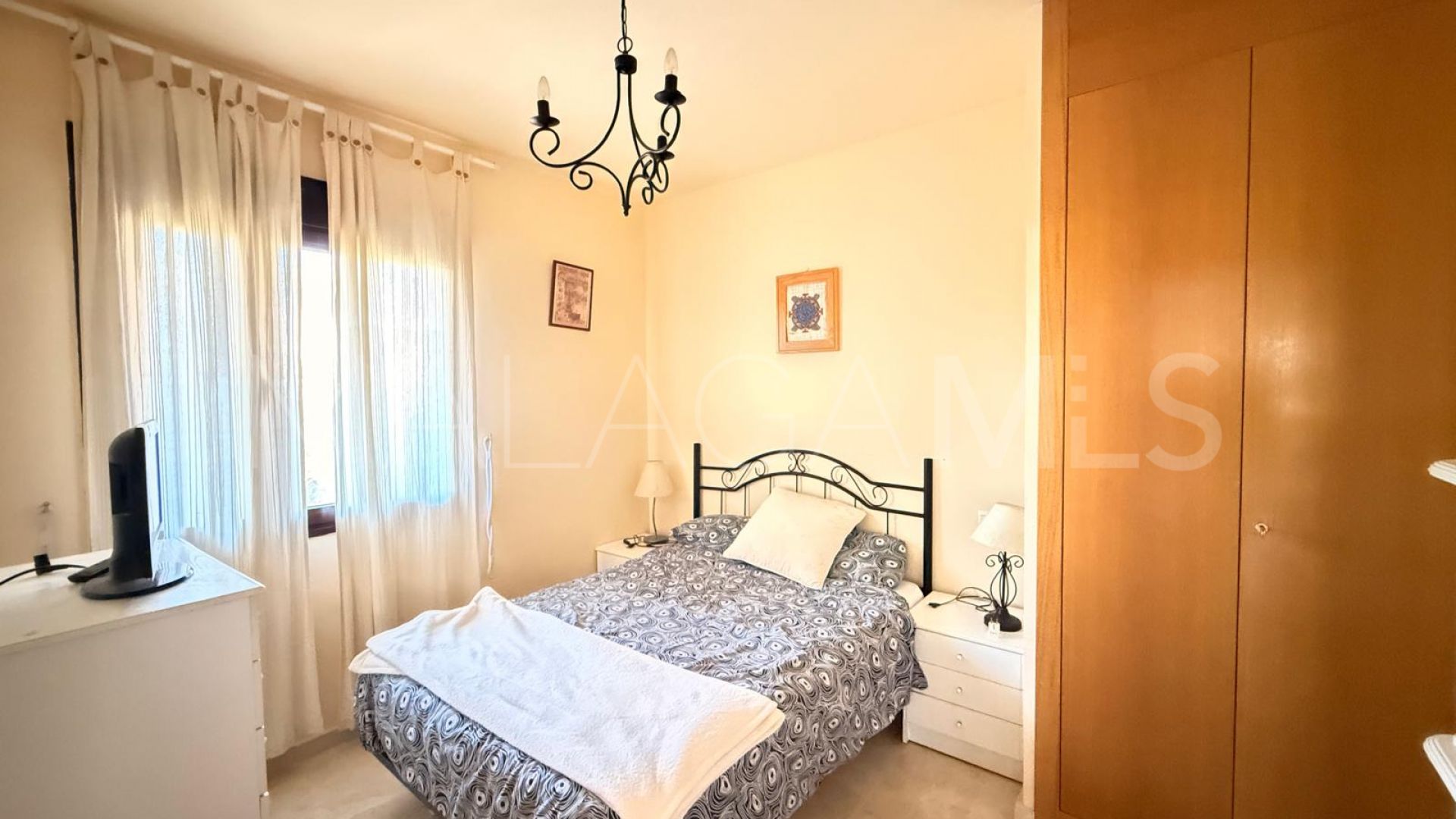 Erdgeschosswohnung for sale in Estepona Stadt