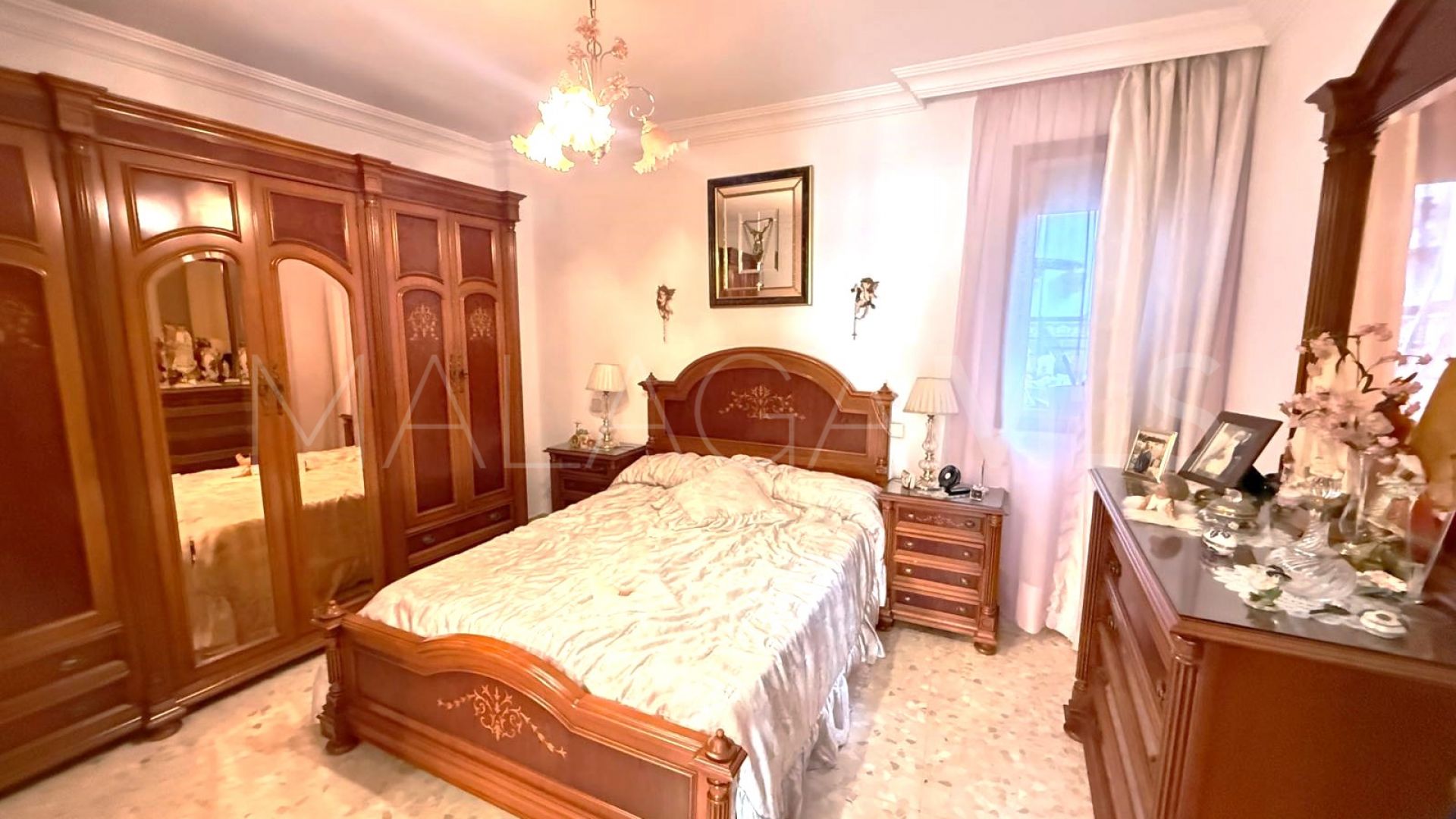 For sale apartment with 3 bedrooms in Estepona