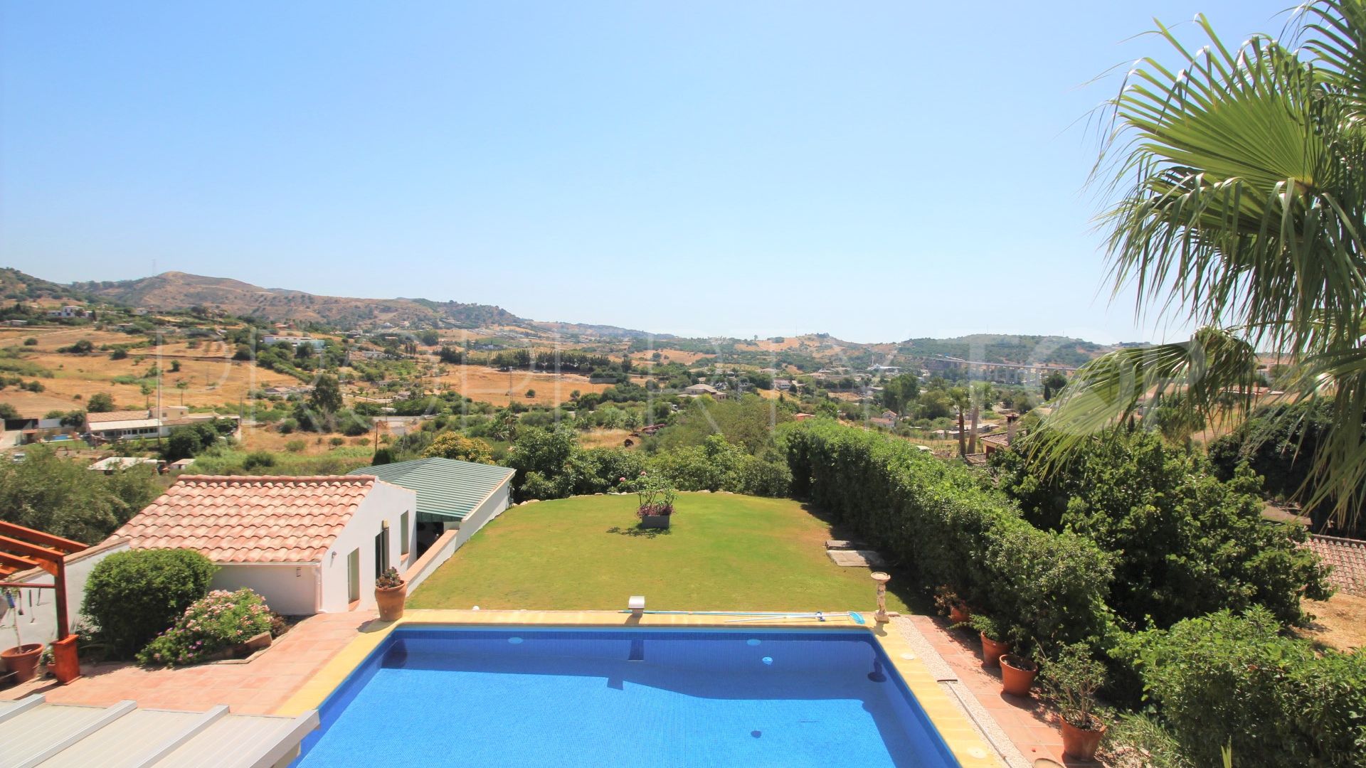 Estepona, villa en venta de 5 dormitorios