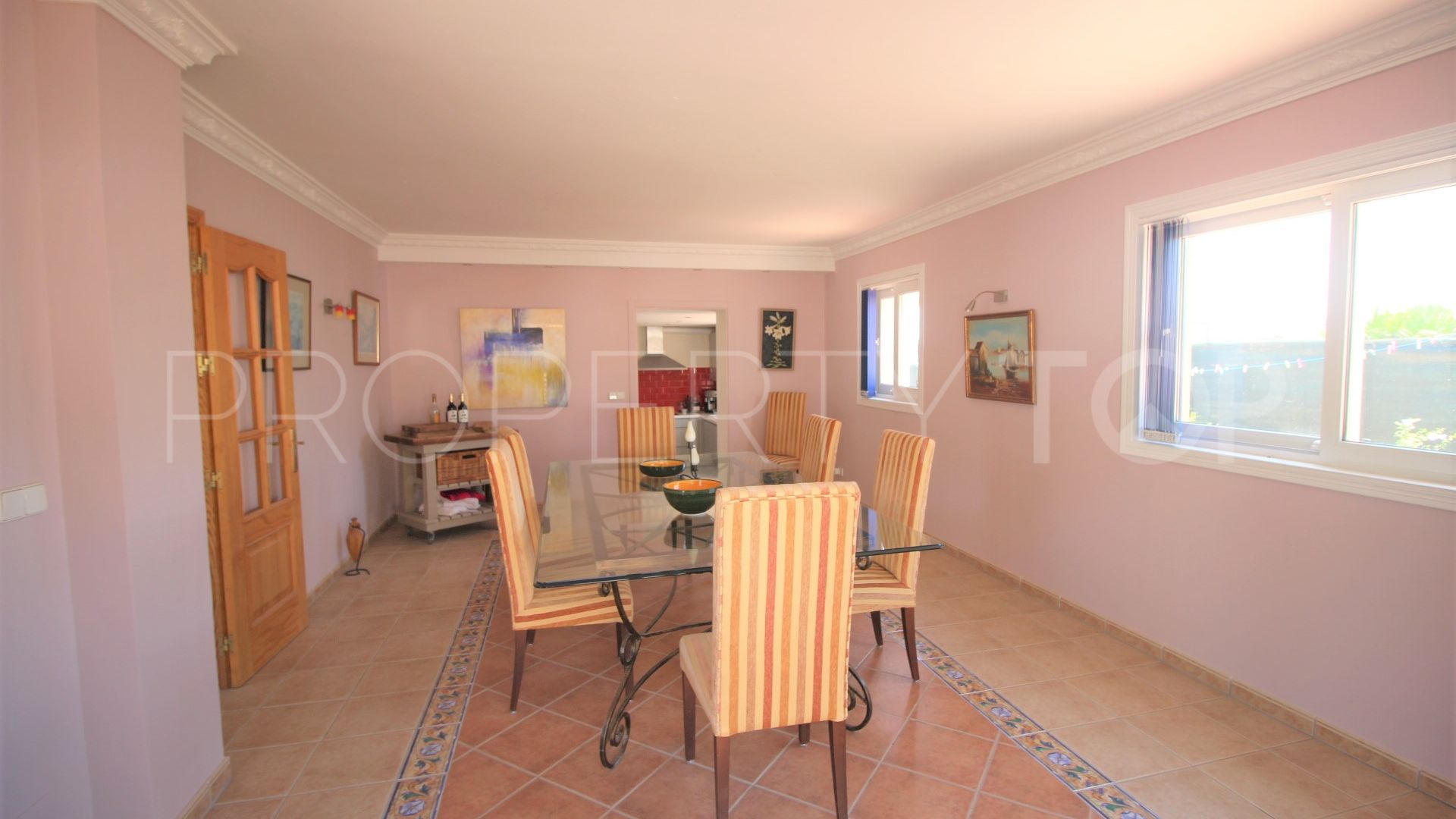 Estepona, villa en venta de 5 dormitorios