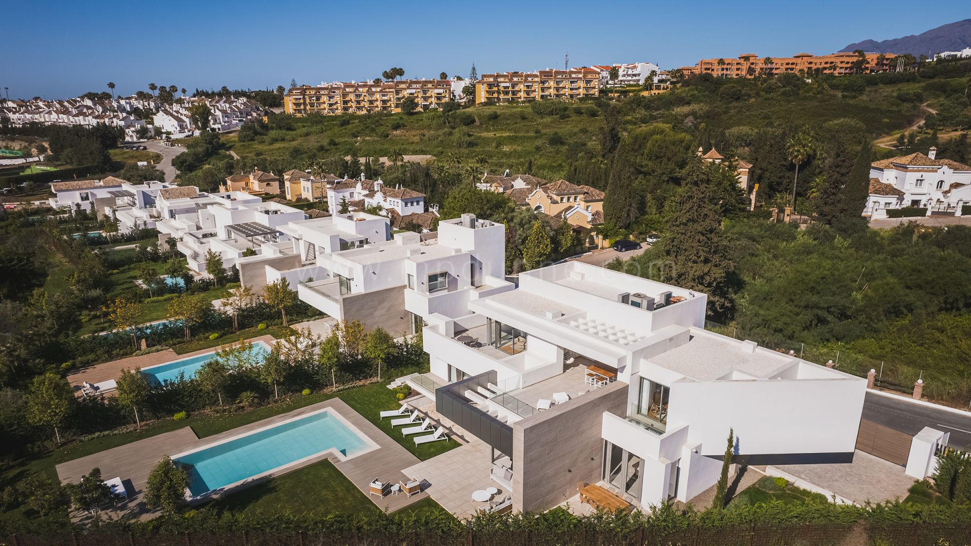 Brand New Villas ready to move in, El Paraiso