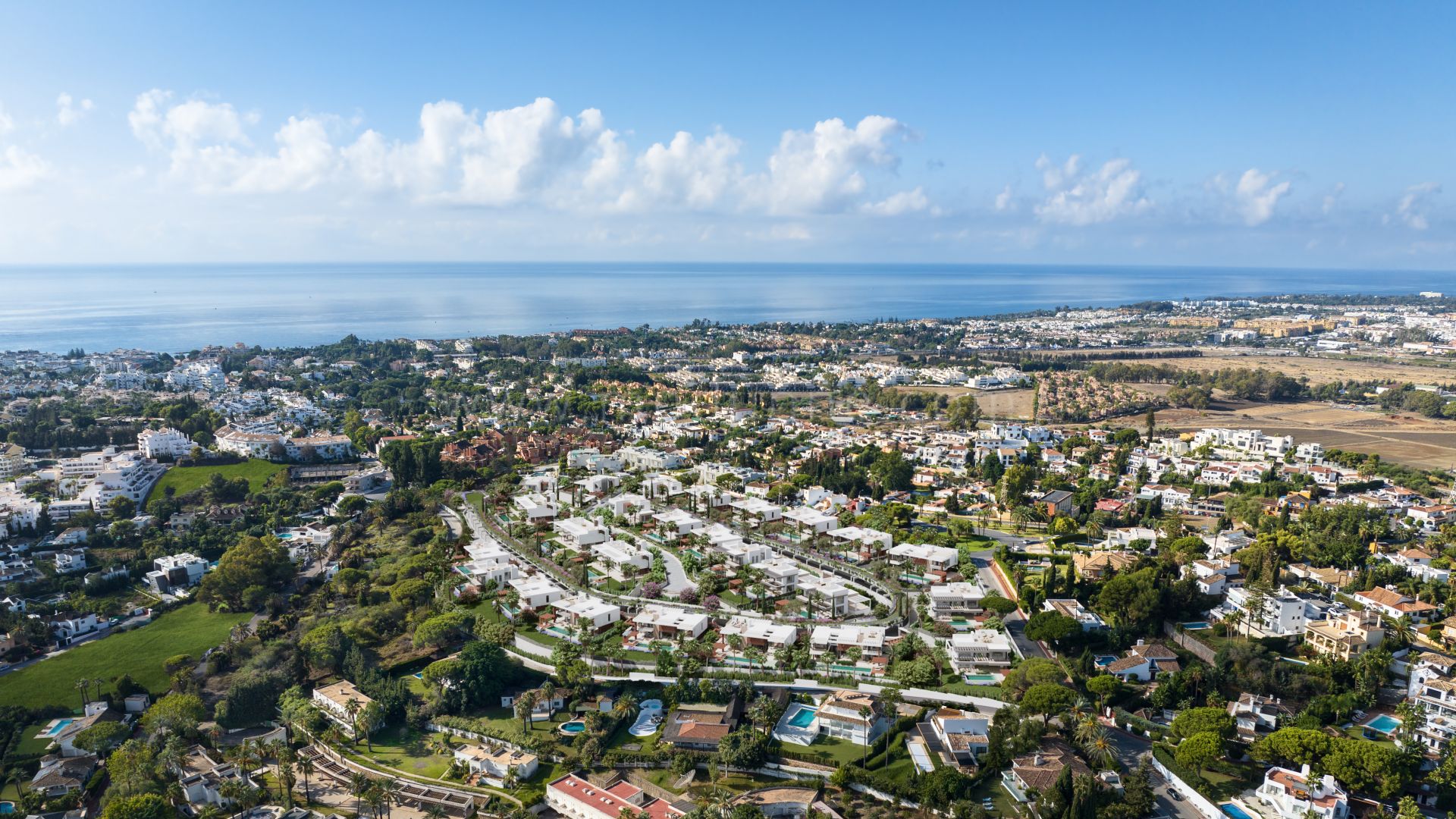 Villas modernes sur plan à Nueva Andalucía avec vues panoramiques