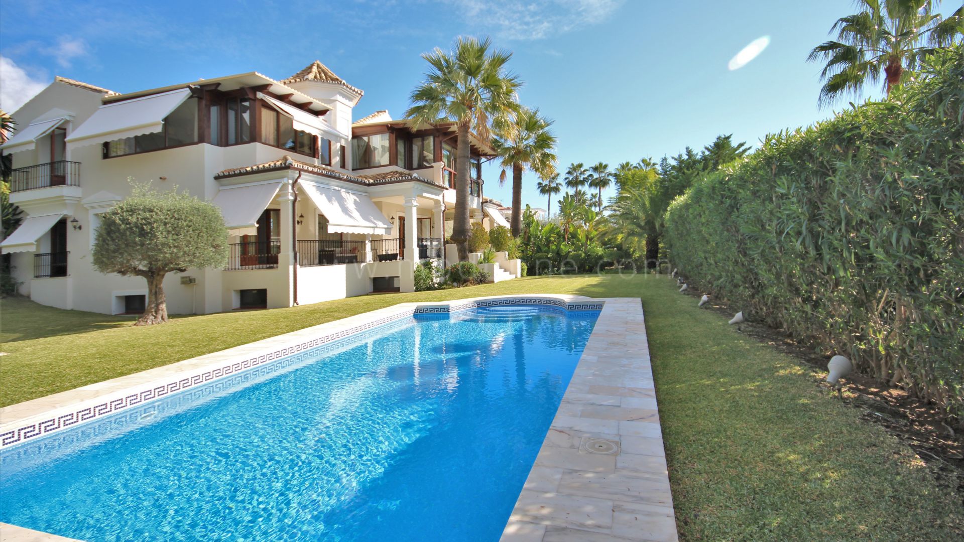 Fehlerhafte Familienvilla in Sierra Blanca