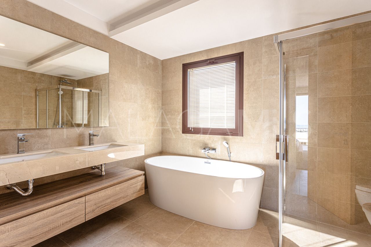 4 bedrooms Benahavis villa for sale
