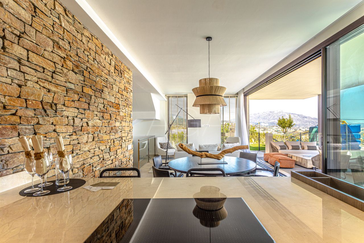 4 bedrooms Benahavis villa for sale
