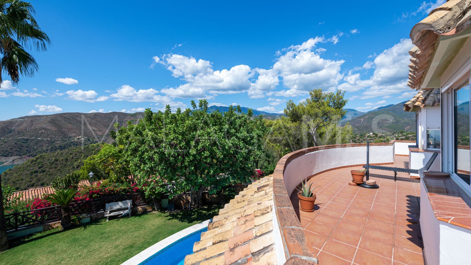 For sale villa in Cerros del Lago