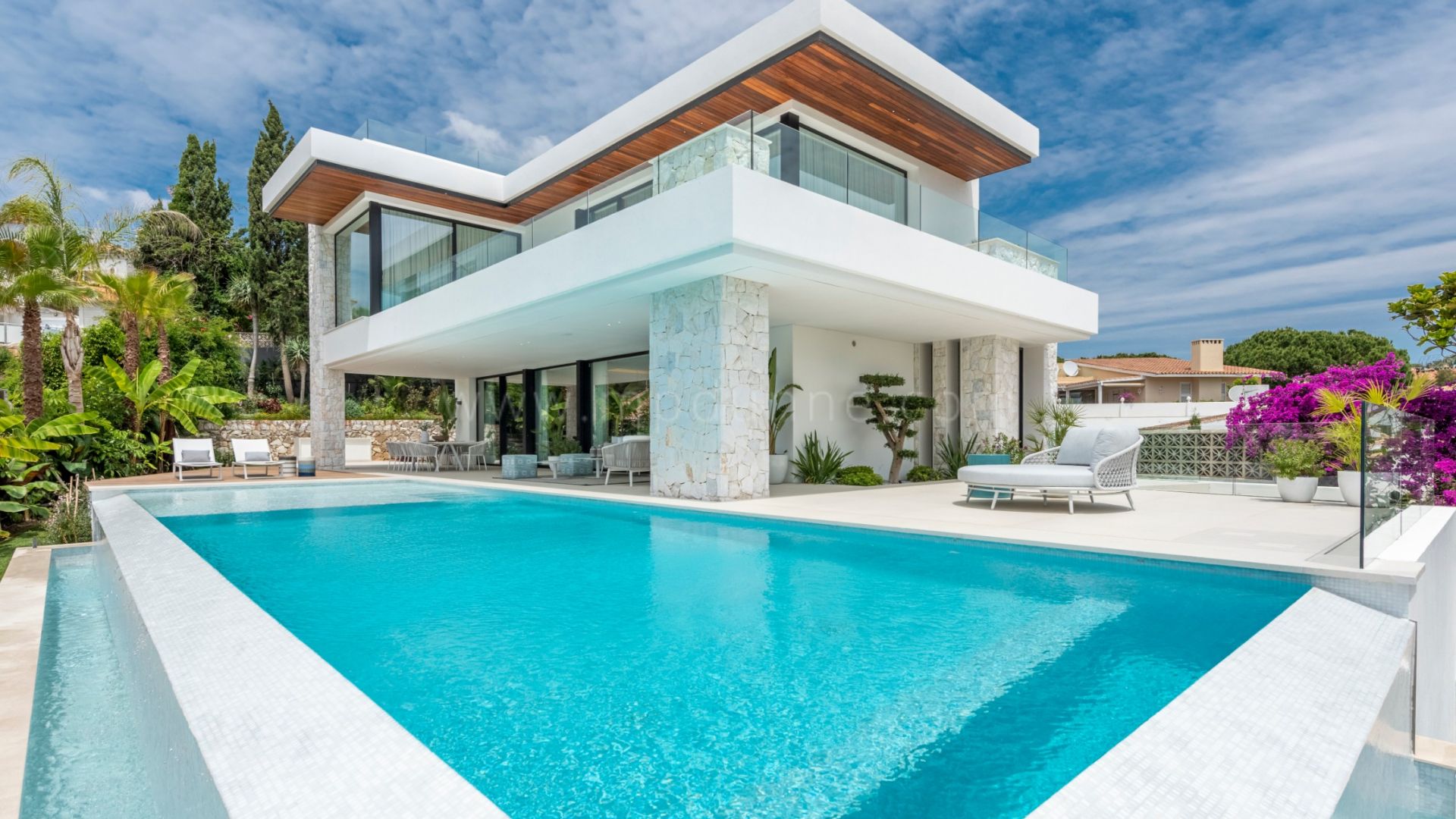 Moderne Villa mit Meerblick in Carib Playa, Marbella