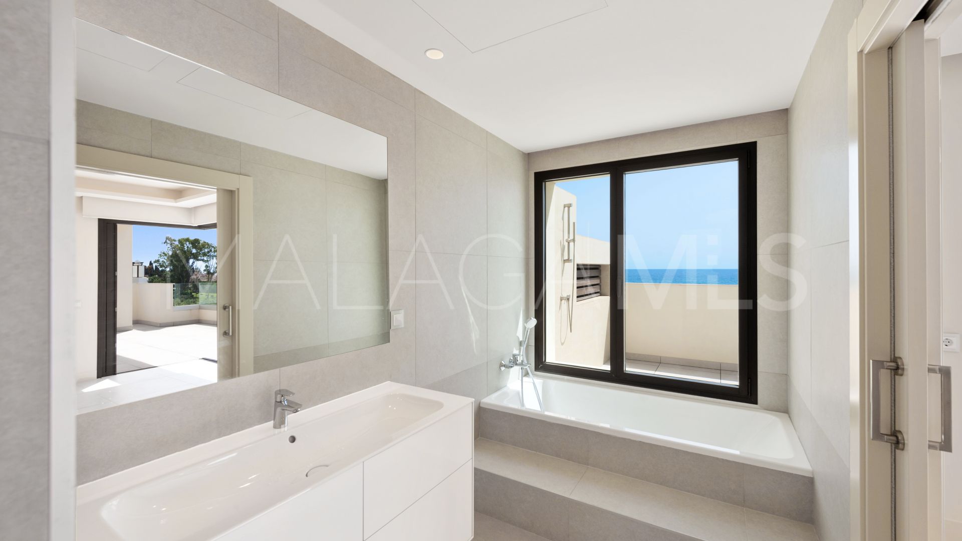 Atico for sale with 4 bedrooms in Velaya