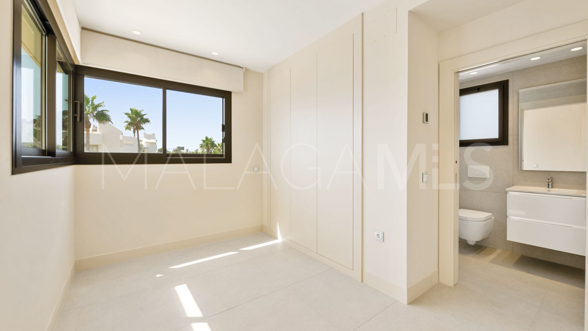 Atico for sale with 4 bedrooms in Velaya