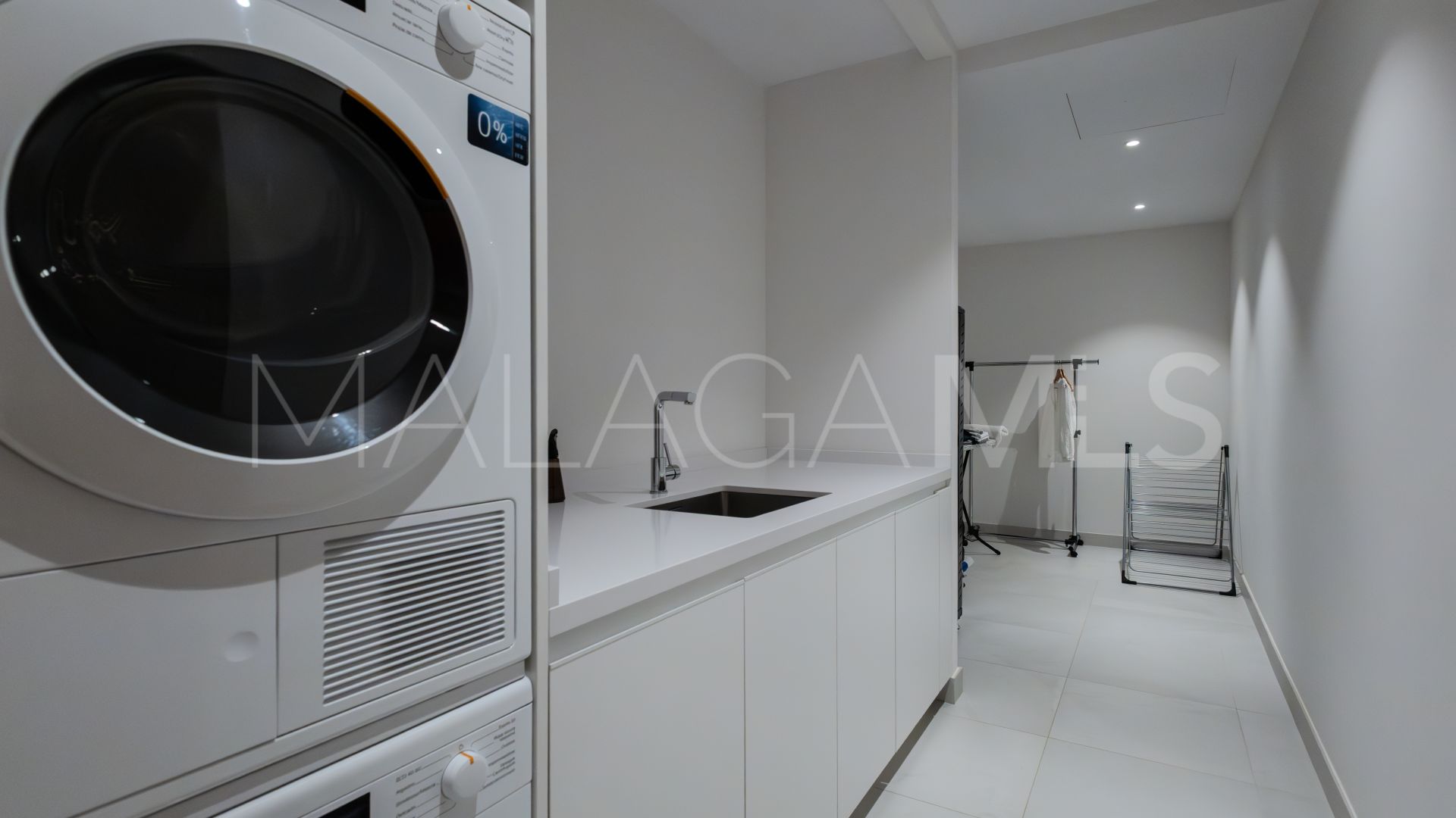 For sale Nueva Andalucia semi detached villa