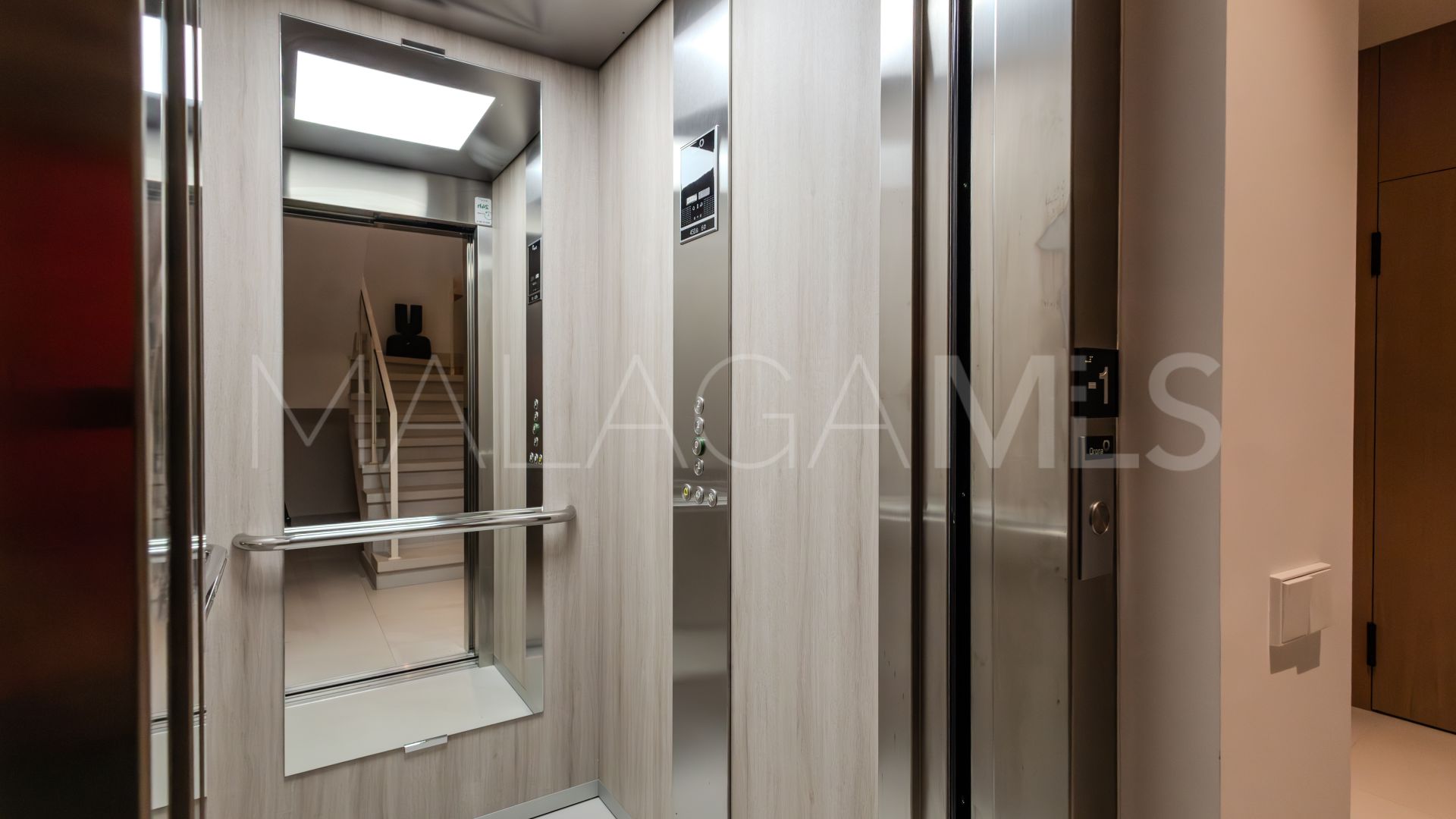 For sale Nueva Andalucia semi detached villa