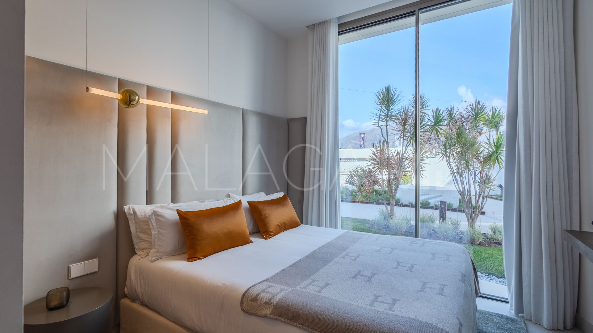 For sale Nueva Andalucia semi detached villa
