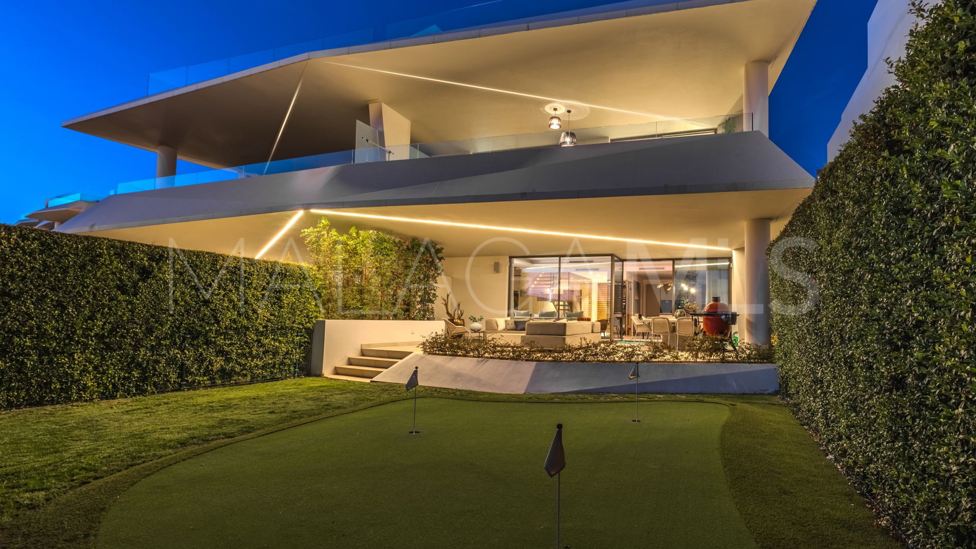 For sale Nueva Andalucia semi detached villa