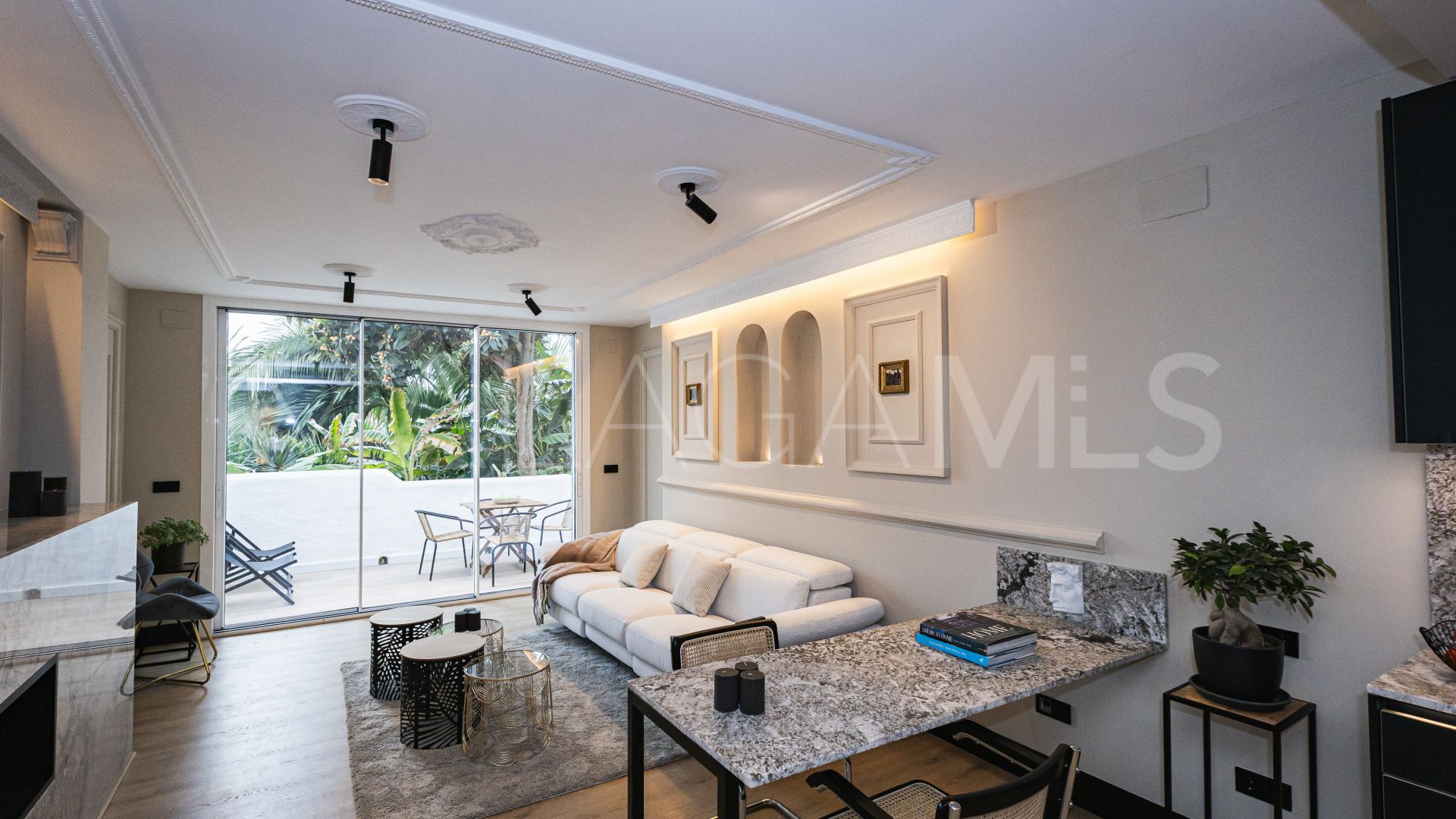 Se vende apartamento planta baja in Puente Romano