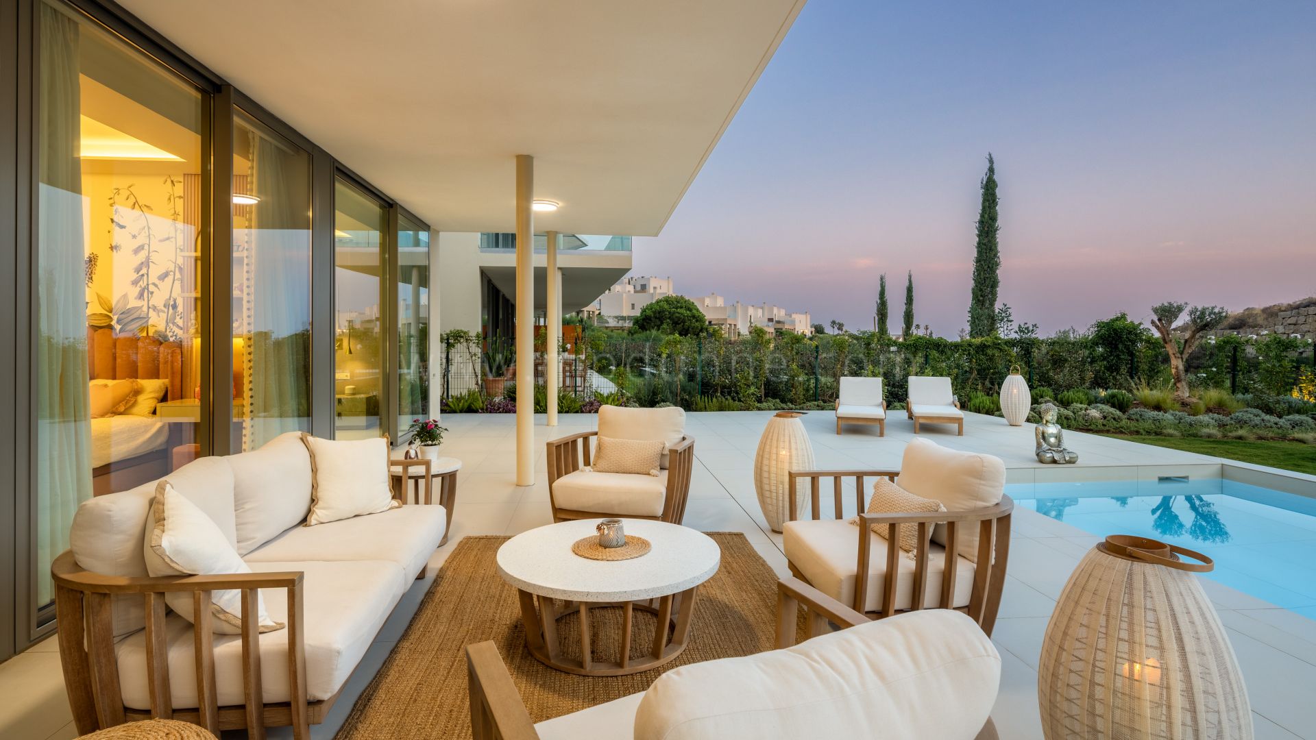 Nouvel appartement luxueux de trois chambres avec vue sur la mer et la montagne à Reserva del Higuerón