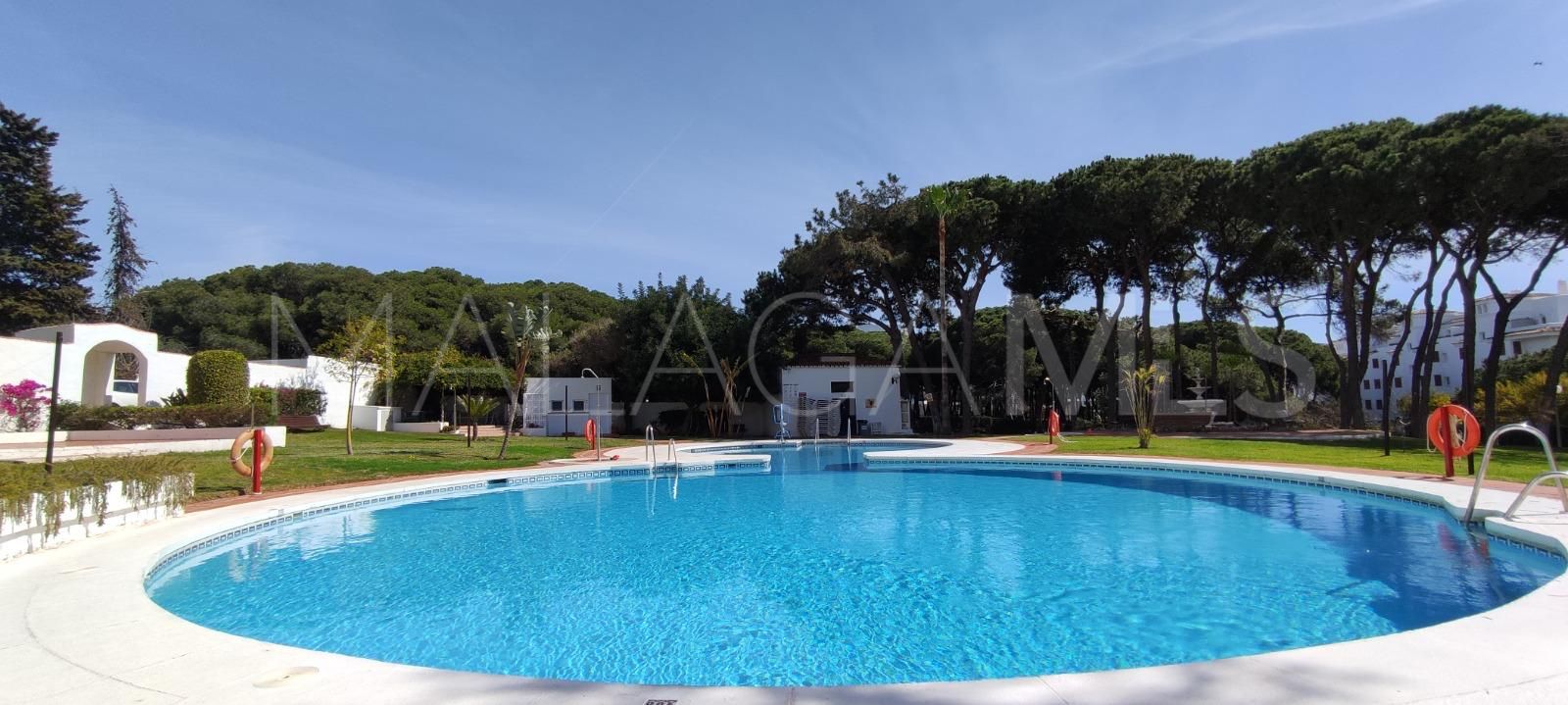 For sale apartment in Calahonda