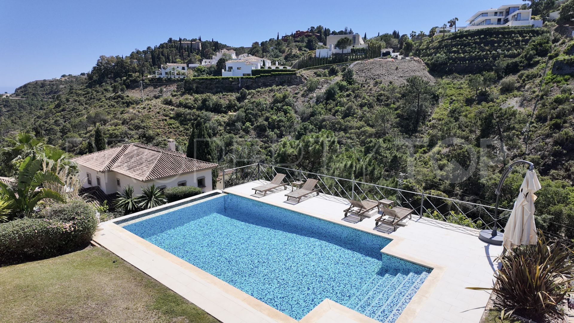 5 bedrooms villa for sale in El Madroñal