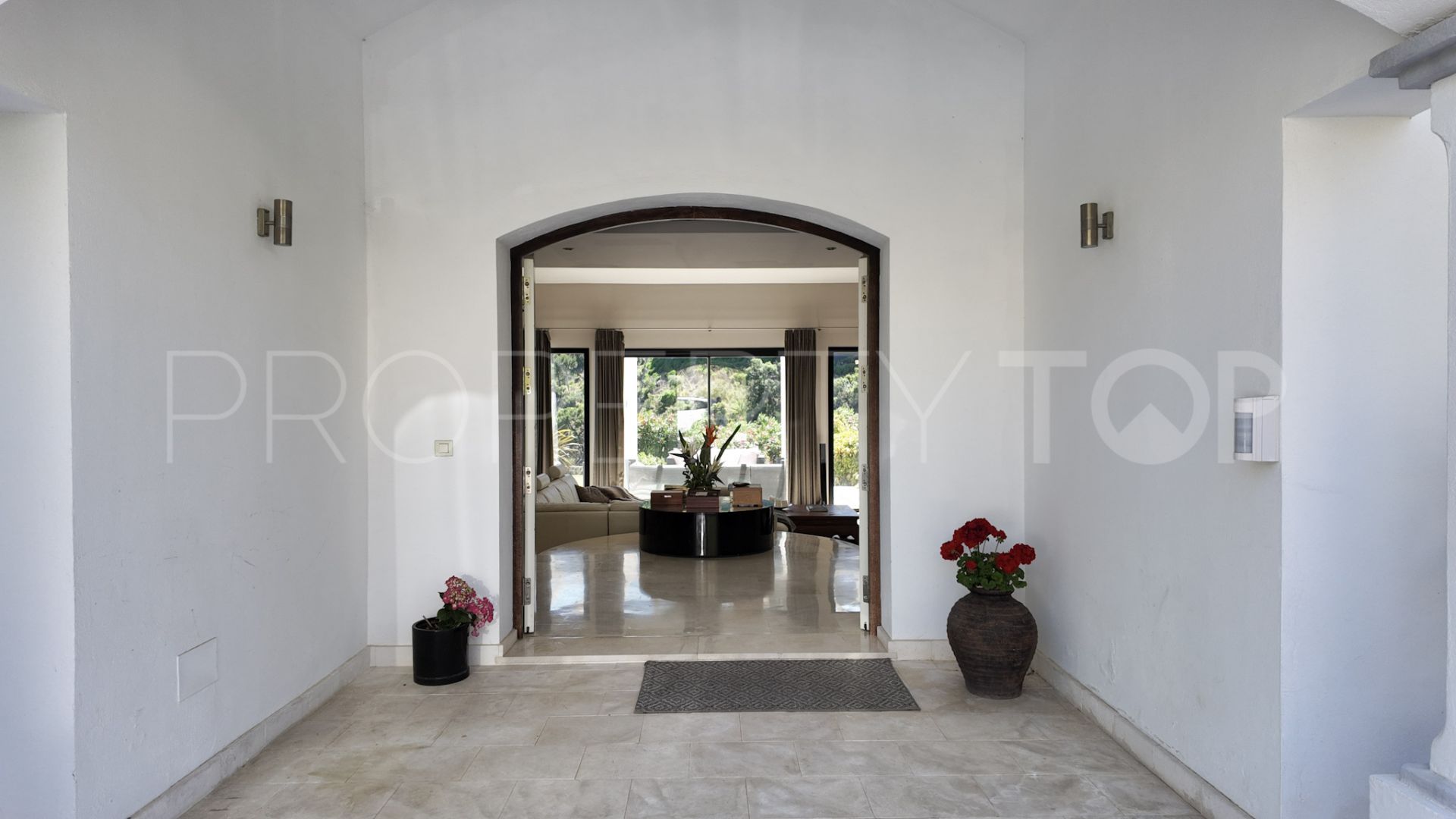 5 bedrooms villa for sale in El Madroñal