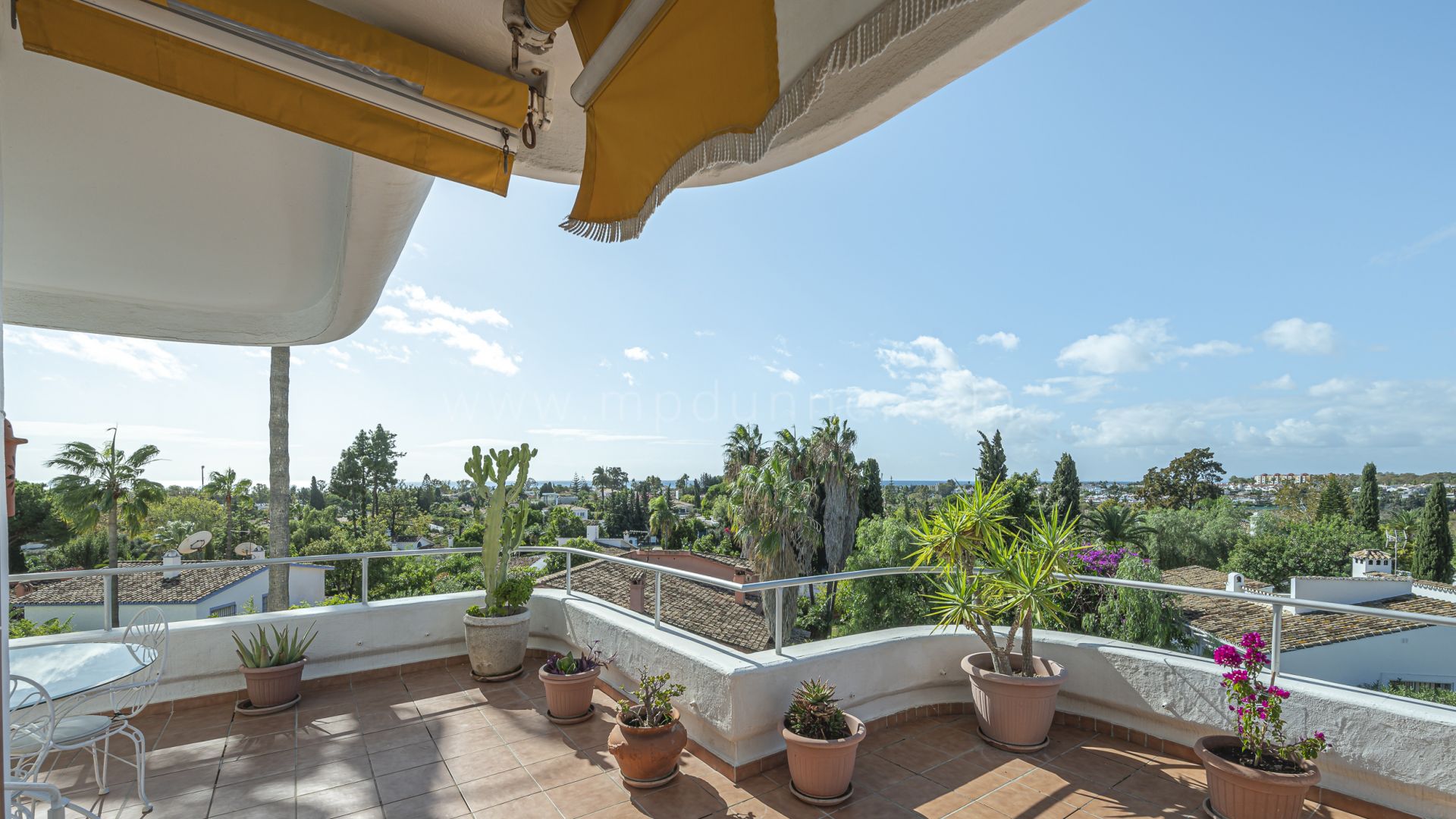 Sea View Apartment in Guadalmina Alta