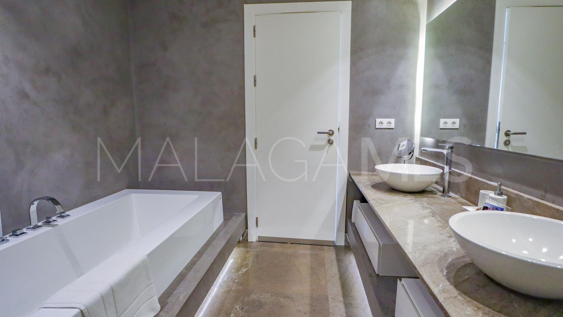 Villa for sale in Rocio de Nagüeles