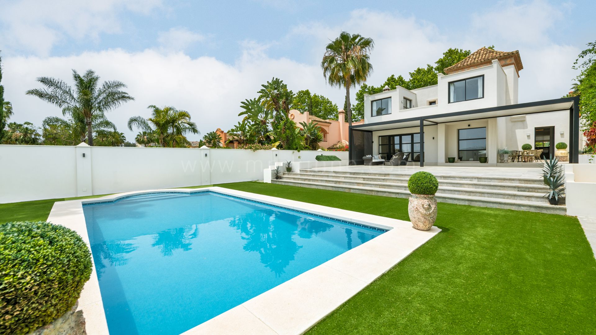 Beautiful Villa in La Alzambra - Vasari, Nueva Andalucía