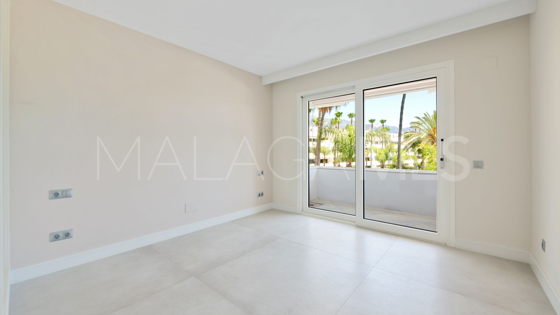 For sale apartment with 3 bedrooms in Los Granados