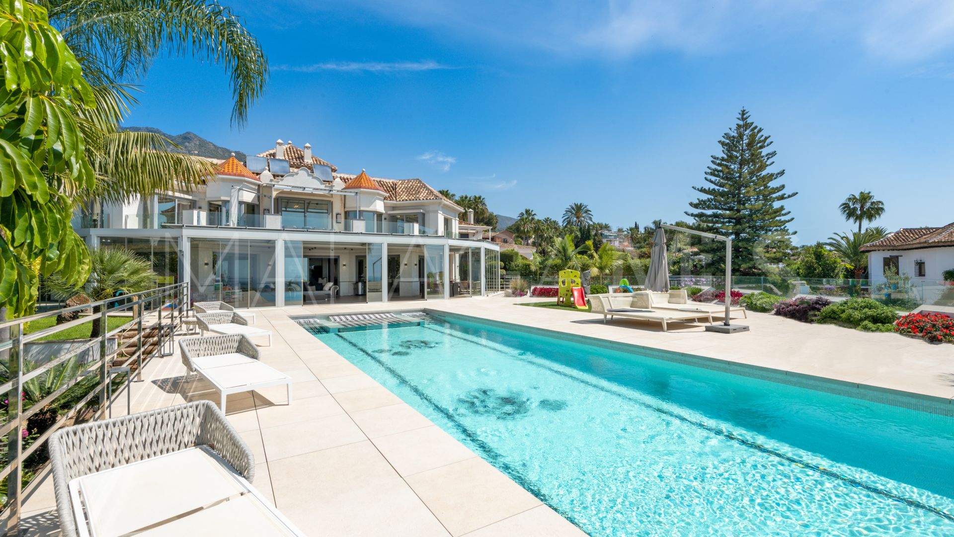 Villa for sale in Marbella Golden Mile