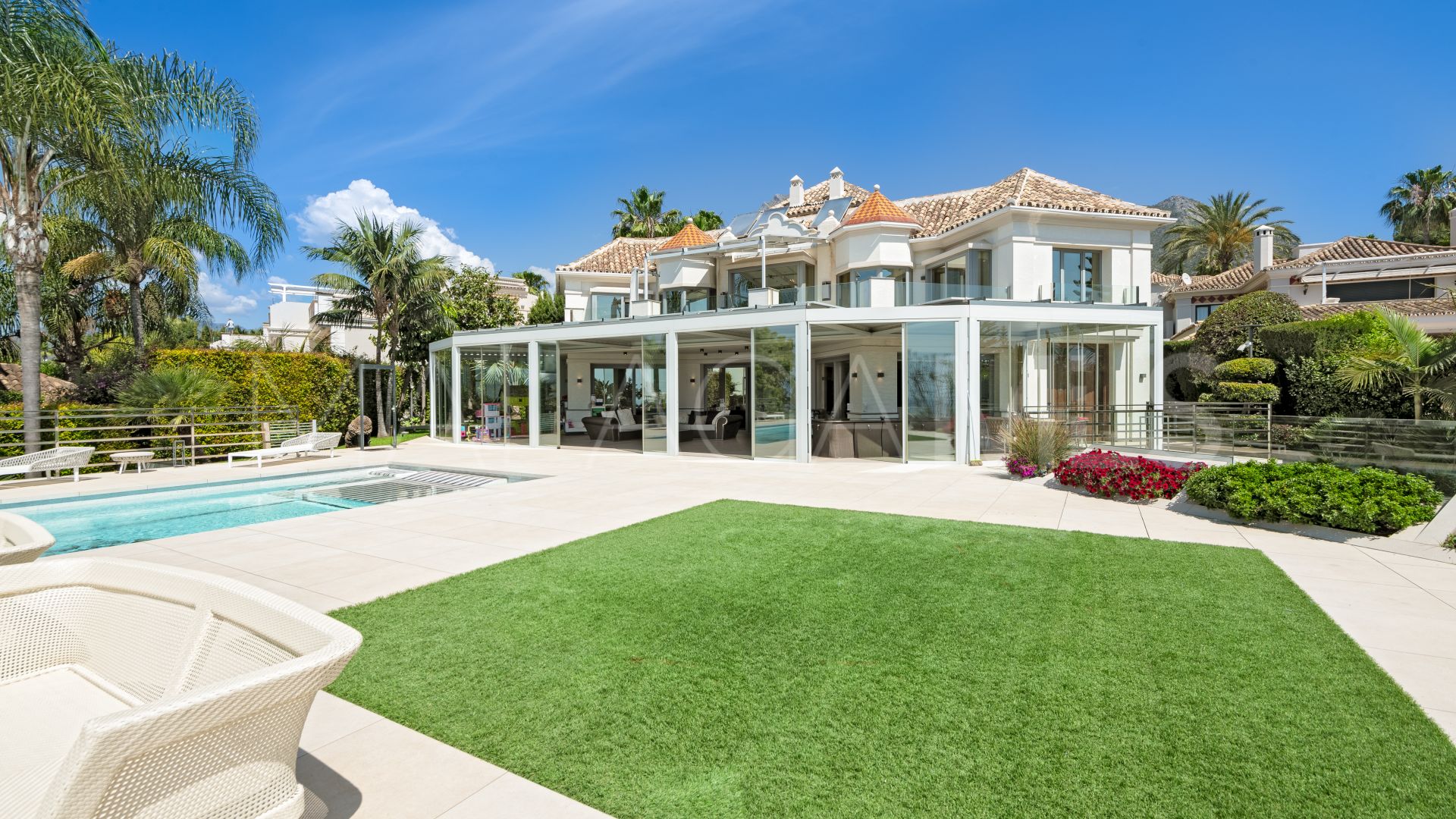 Villa for sale in Marbella Golden Mile