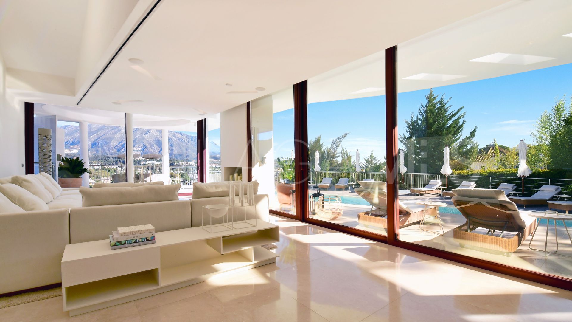 Los Naranjos Golf villa for sale