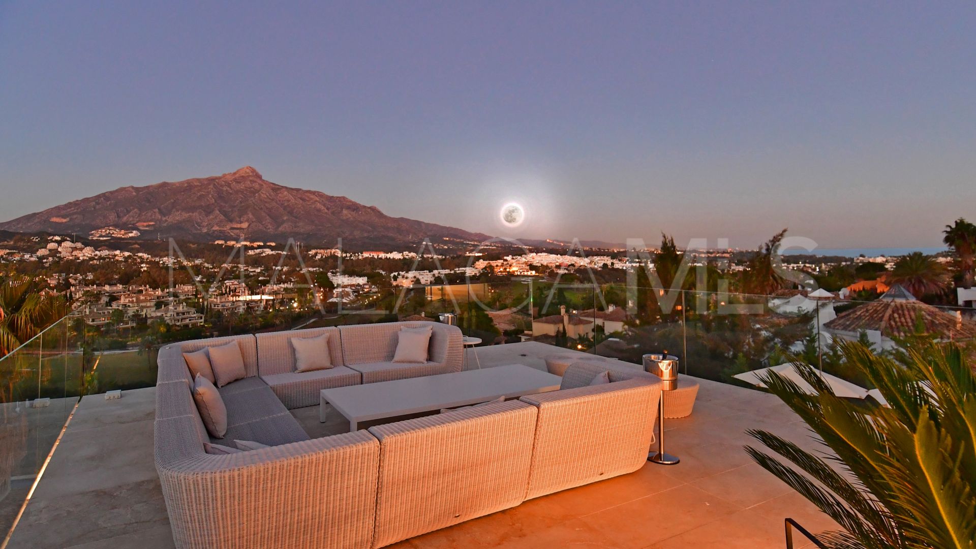 Los Naranjos Golf villa for sale