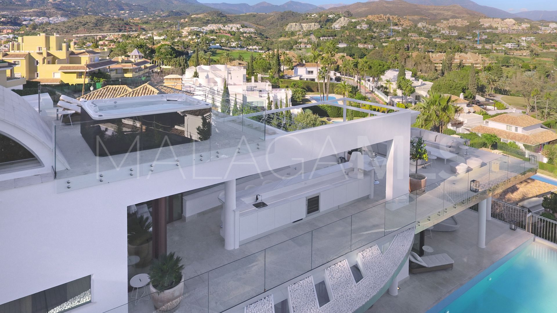 Los Naranjos Golf villa for sale