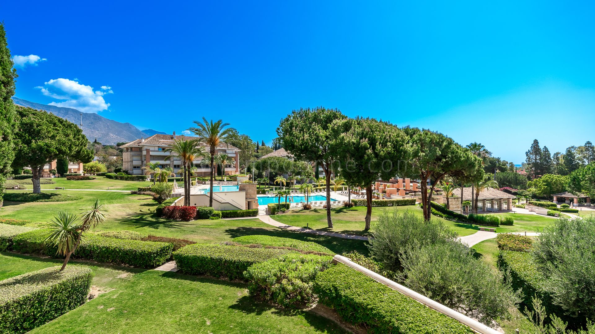 Luxurious Apartment in La Trinidad, Golden Mile Marbella