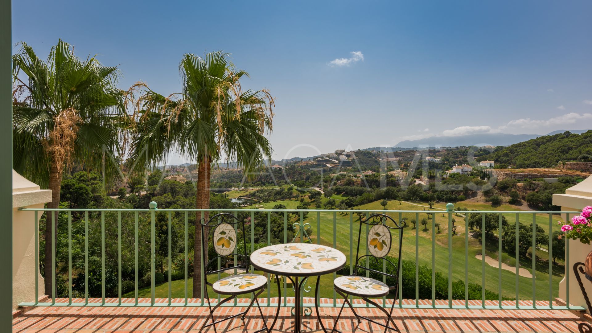 Buy villa with 7 bedrooms in Marbella Club Golf Resort