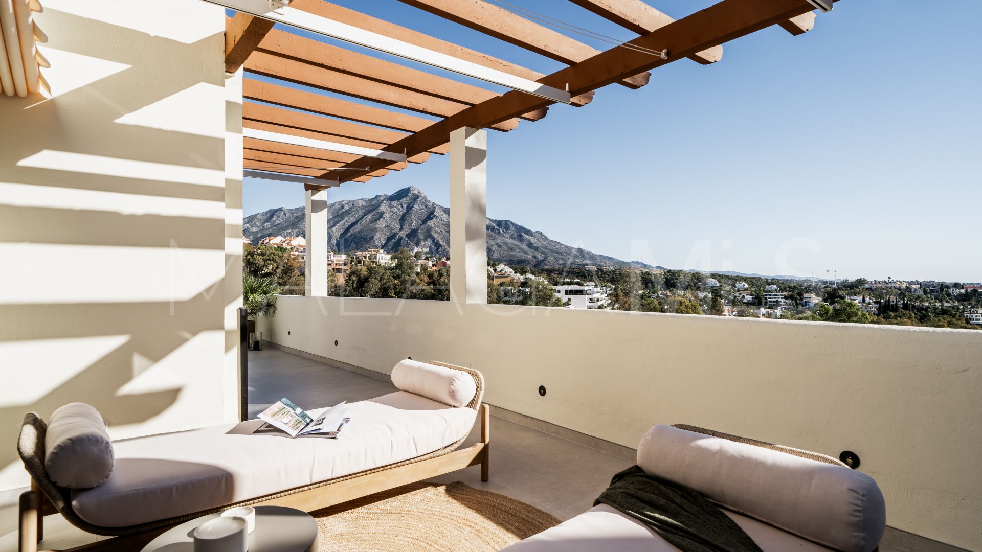 Duplex penthouse for sale in Nueva Andalucia