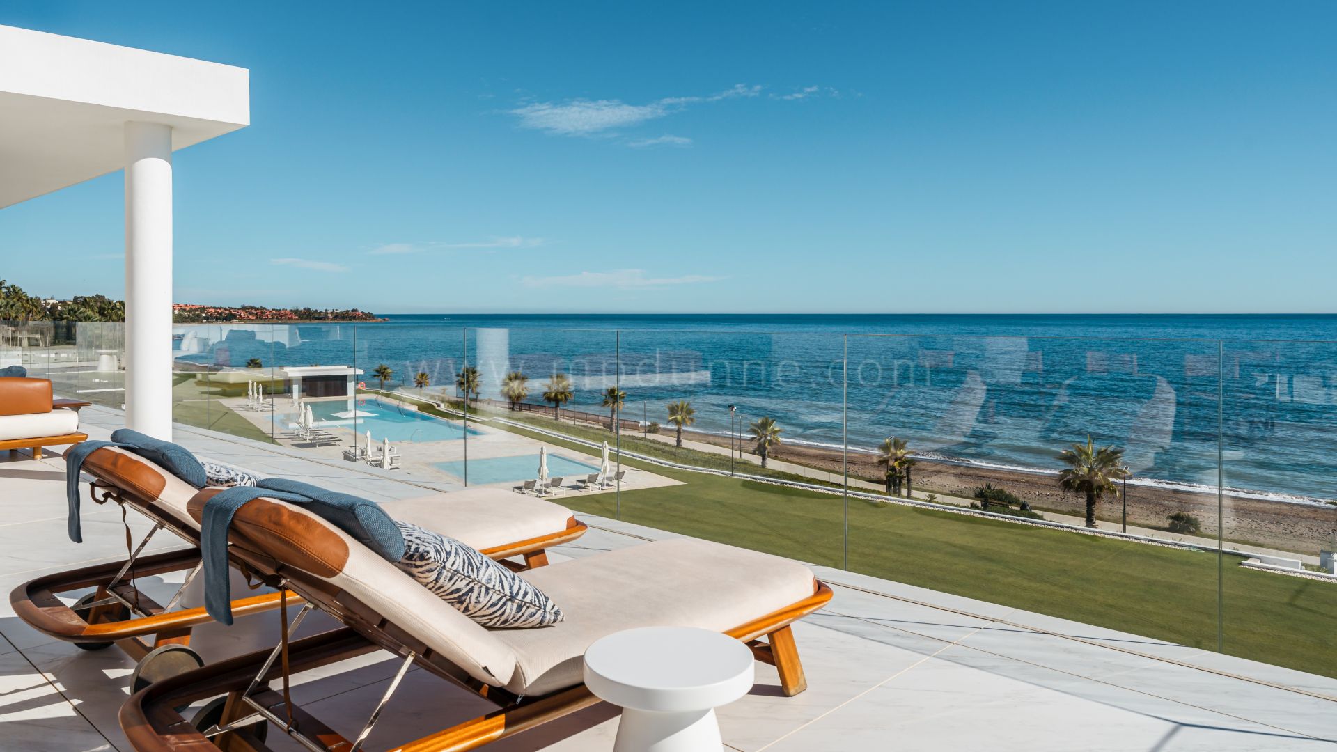 Luxury Beachfront Penthouse with Sea views