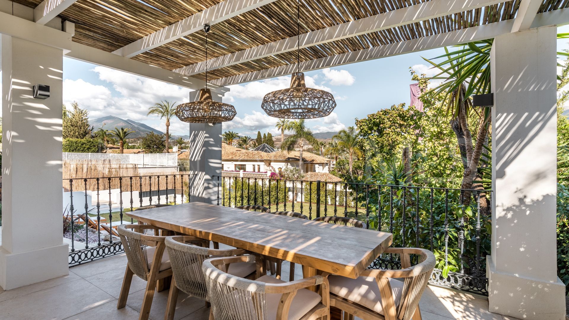 Villa for sale in Las Brisas