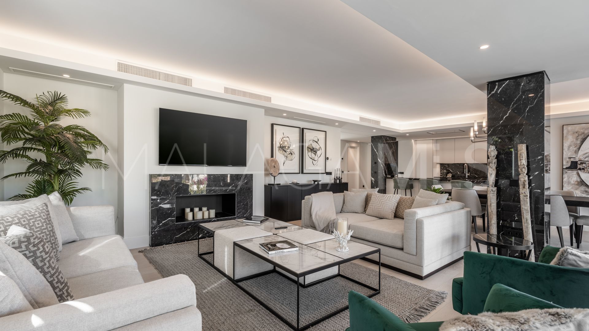 Villa for sale in Las Brisas