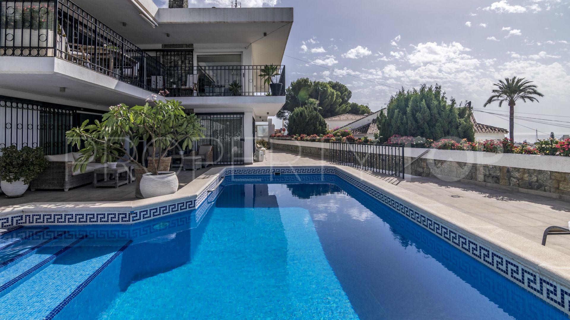 For sale villa with 4 bedrooms in Magna Marbella