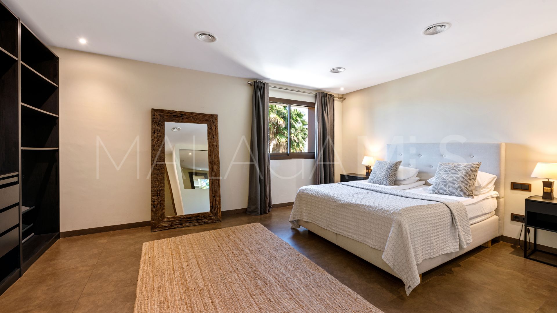 For sale La Alqueria villa with 8 bedrooms