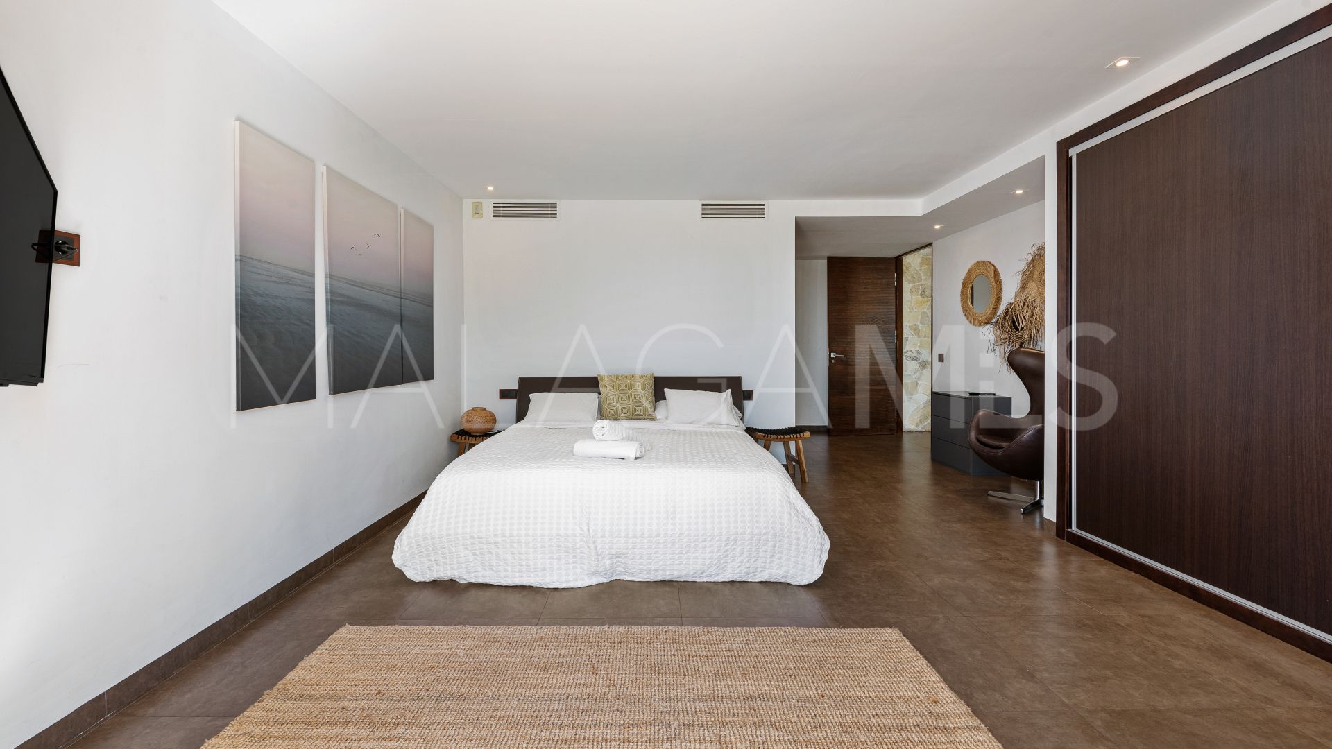 For sale La Alqueria villa with 8 bedrooms