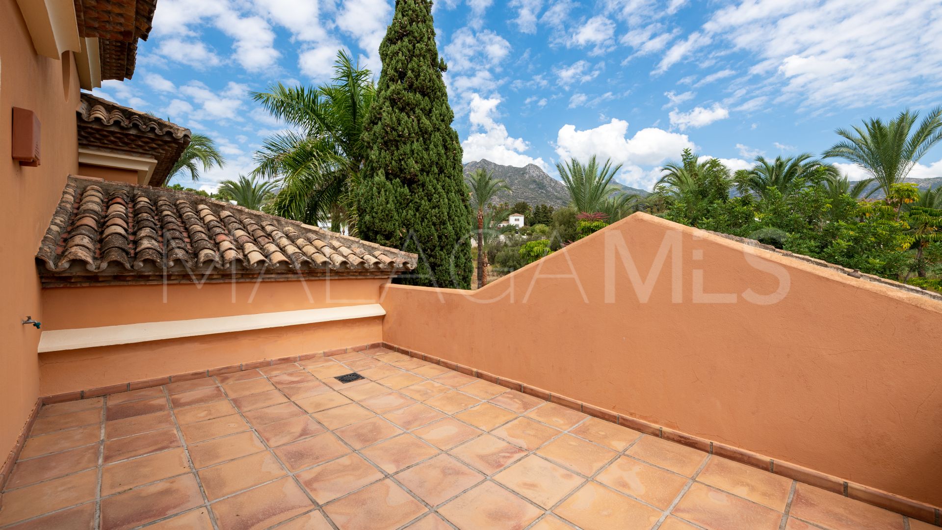 Villa with 4 bedrooms for sale in Altos Reales